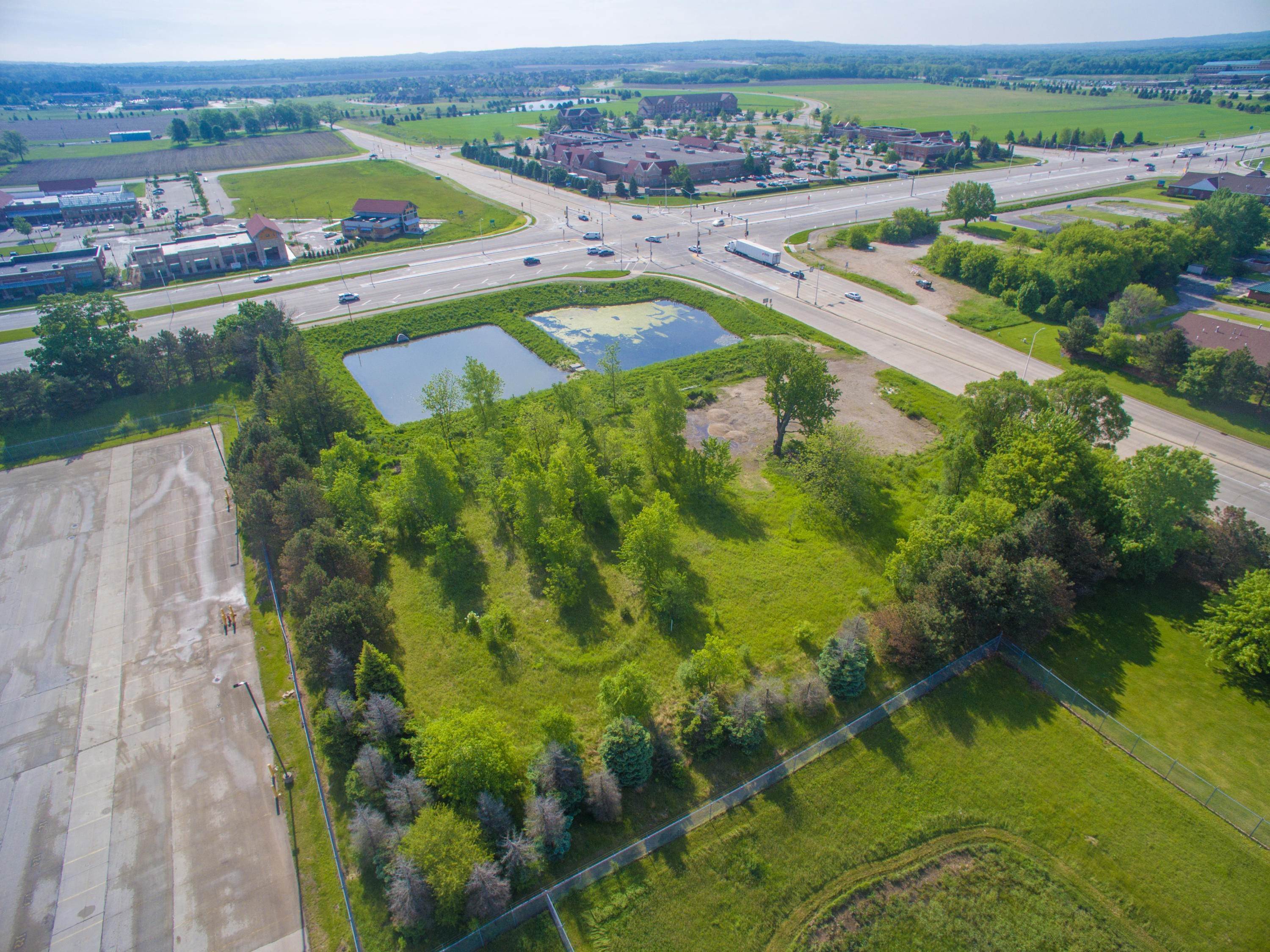 Land for Sale at 36250 E Valley Road Oconomowoc, Wisconsin 53066 United States